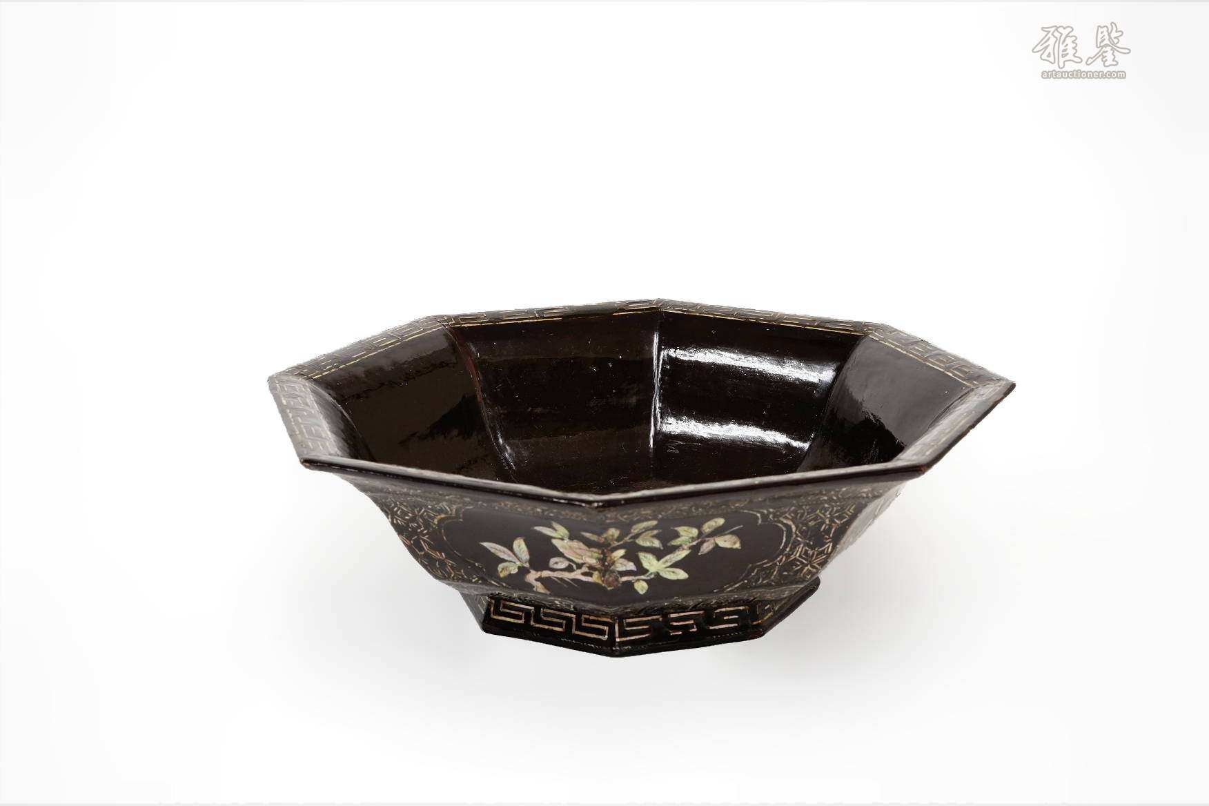 明代 贝具利八角盆 口沿嵌金丝 在铭 日本桐箱附